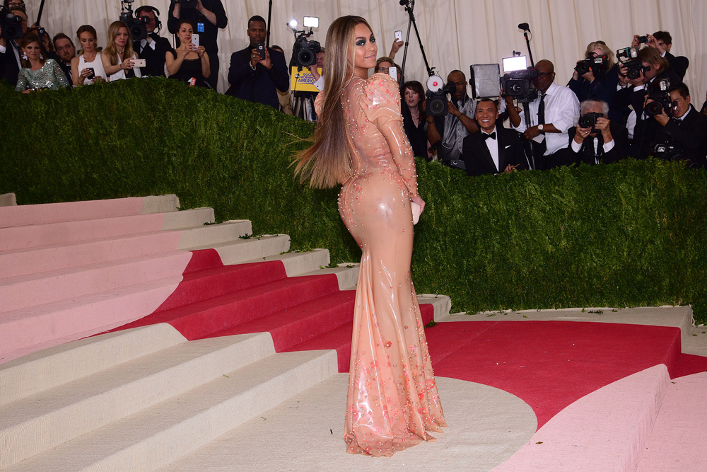 Beyonce Knowles
The Metropolitan Museum of Art's COSTUME INSTITUTE Benefit Celebrating the Opening of Manus x Machina: Fashion in an Age of Technology, Arrivals, The Metropolitan Museum of Art, NYC, New York, America - 02 May 2016
WEARING GIVENCHY