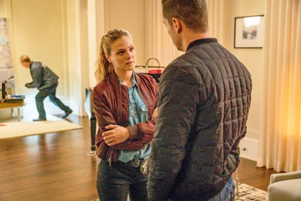 CHICAGO P.D. -- "Doubt" Episode 701 -- Pictured: (l-r) racy Spiridakos as Det. Hailey Upton, Jesse Lee Soffer as Det. Jay Halstead -- (Photo by: Matt Dinerstein/NBC)