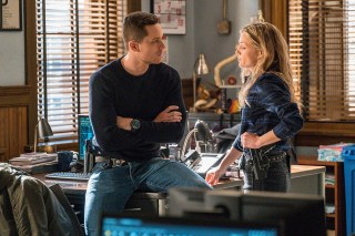 CHICAGO P.D. -- "Intimate Violence" Episode 715 -- Pictured: (l-r) Jesse Lee Soffer as Jay Halstead, Tracy Spiridakos as Hailey Upton -- (Photo by: Matt Dinerstein/NBC)