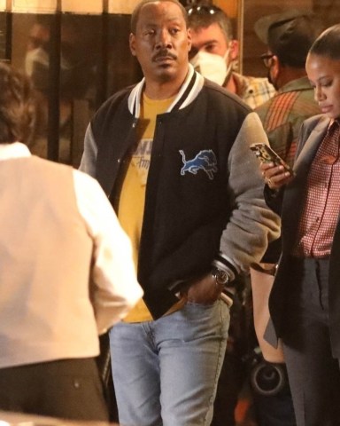 Los Angeles, CA  - *EXCLUSIVE*  - Eddie Murphy and Taylour Paige film a night scene for “Beverly Hills Cop 4” in Downtown Los Angeles.Pictured: Eddie Murphy, Taylour PaigeBACKGRID USA 4 OCTOBER 2022 USA: +1 310 798 9111 / usasales@backgrid.comUK: +44 208 344 2007 / uksales@backgrid.com*UK Clients - Pictures Containing ChildrenPlease Pixelate Face Prior To Publication*