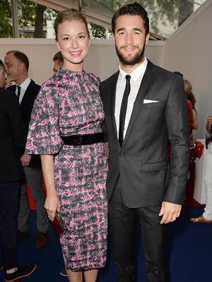 emily vancamp josh bowman eight year anniversary pic