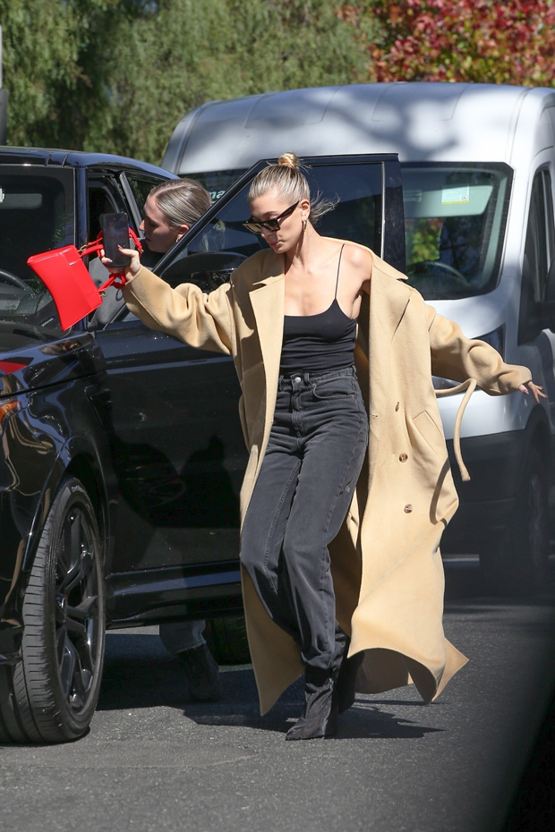hailey baldwin trips