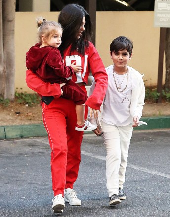 Kourtney Kardashian arrives to art class in Los Angeles, CA. 17 Jan 2018 Pictured: Kourtney Kardashian, Mason Disick, Reign Disick. Photo credit: MEGA TheMegaAgency.com +1 888 505 6342 (Mega Agency TagID: MEGA147236_002.jpg) [Photo via Mega Agency]