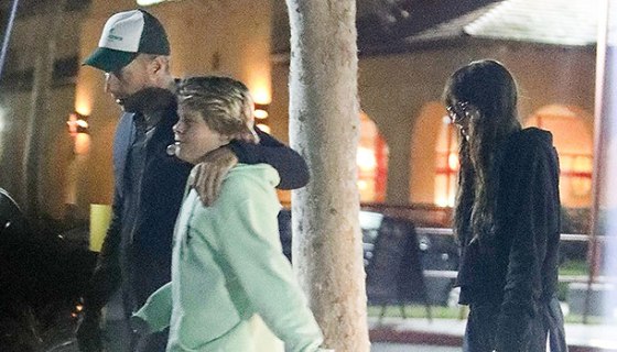 Chris Martin, Moses Martin, Dakota Johnson