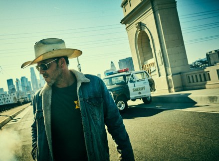 DEPUTY: Stephen Dorff in DEPUTY, premiering Thursday, Jan. 2 (9:00-10:00 PM ET/PT) on FOX. © 2019 FOX MEDIA LLC. Cr: Miller Mobley / FOX.