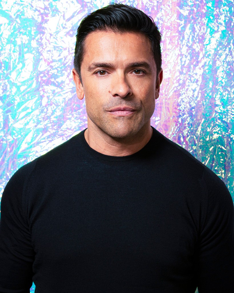 The cast of ‘Riverdale’ visits HollywoodLife’s 2019 NYCC Portrait Studio