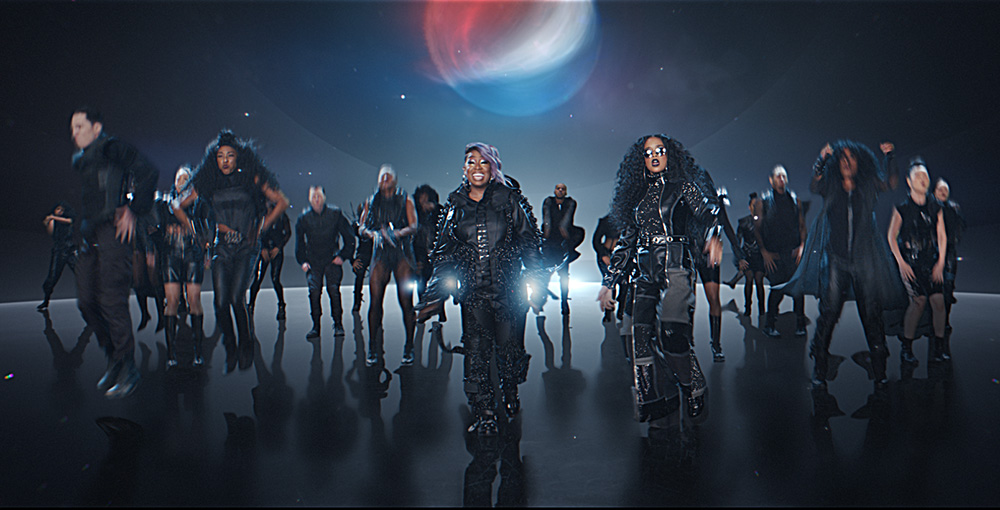 missy-elliott-and-HER-super-bowl-pepsi-commercial-gallery1