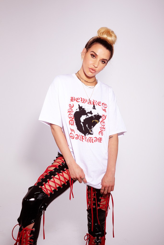 Shaylen stops by HollywoodLife’s New York studios.
