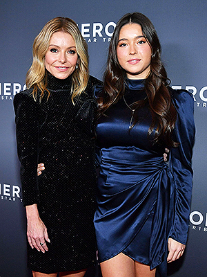 Kelly Ripa, Lola Consuelos