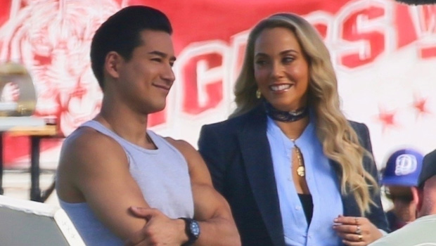 Mario Lopez and Elizabeth Berkley