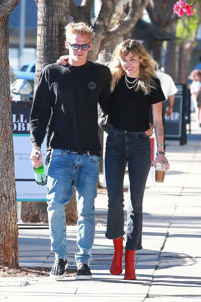 *EXCLUSIVE* Miley Cyrus and Cody Simpson grab lunch at Joan's On Third