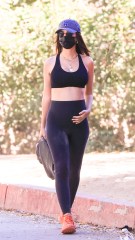 Pregnant model Emily Ratajkowski shows off her huge baby bump while enjoying a Black Friday hike with her husband and their dog. 27 Nov 2020 Pictured: Emily Ratajkowski shows off her huge baby bump while hiking. Photo credit: Rachpoot/MEGA TheMegaAgency.com +1 888 505 6342 (Mega Agency TagID: MEGA717883_001.jpg) [Photo via Mega Agency]