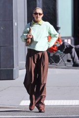 Gigi Hadid walks home from lunch in New York City

Pictured: Gigi Hadid
Ref: SPL5492542 101022 NON-EXCLUSIVE
Picture by: Christopher Peterson / SplashNews.com

Splash News and Pictures
USA: +1 310-525-5808
London: +44 (0)20 8126 1009
Berlin: +49 175 3764 166
photodesk@splashnews.com

World Rights