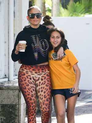 Jennifer Lopez, Emme Muniz