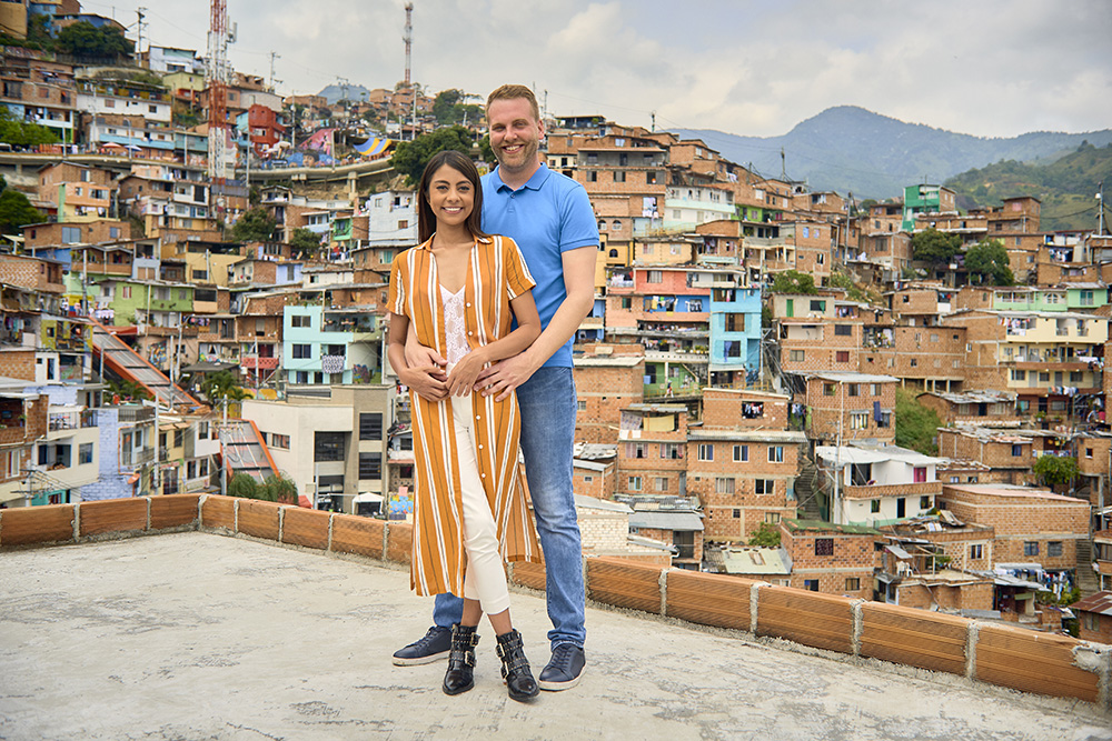 As seen on TLC’s 90 Day Fiance: The Other Way, Tim from Texas and Meliza from Medellin pose for a portrait.