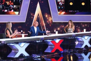 AMERICA'S GOT TALENT -- "Live Show 4" Episode 1517 -- Pictured: (l-r) Heidi Klum, Howie Mandel, Sofia Vergara -- (Photo by: Trae Patton/NBC)