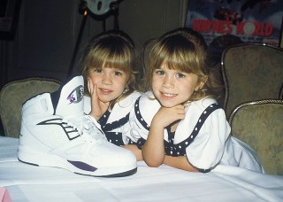 Mary Kate Olsen and Ashley Olsen 1992
Mary Kate Olsen and Ashley Olsen 1992