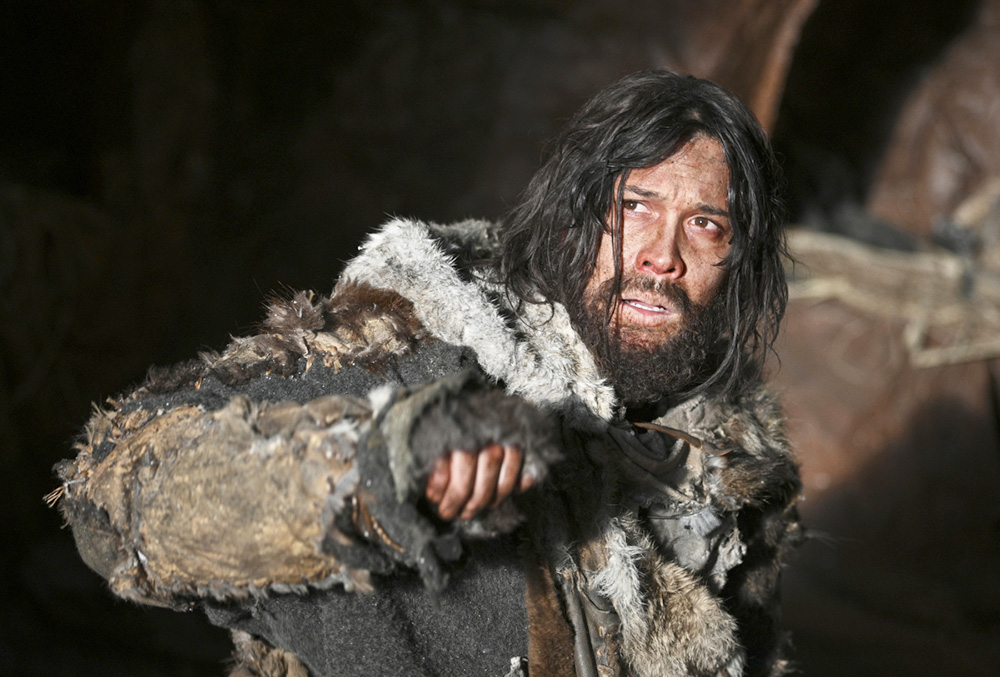 The 100 -- "Etherea" -- Image Number: HU710B_0011r.jpg -- Pictured: Bob Morley as Bellamy -- Photo: Sergei Bachlakov/The CW --  2020 The CW Network, LLC. All rights reserved.