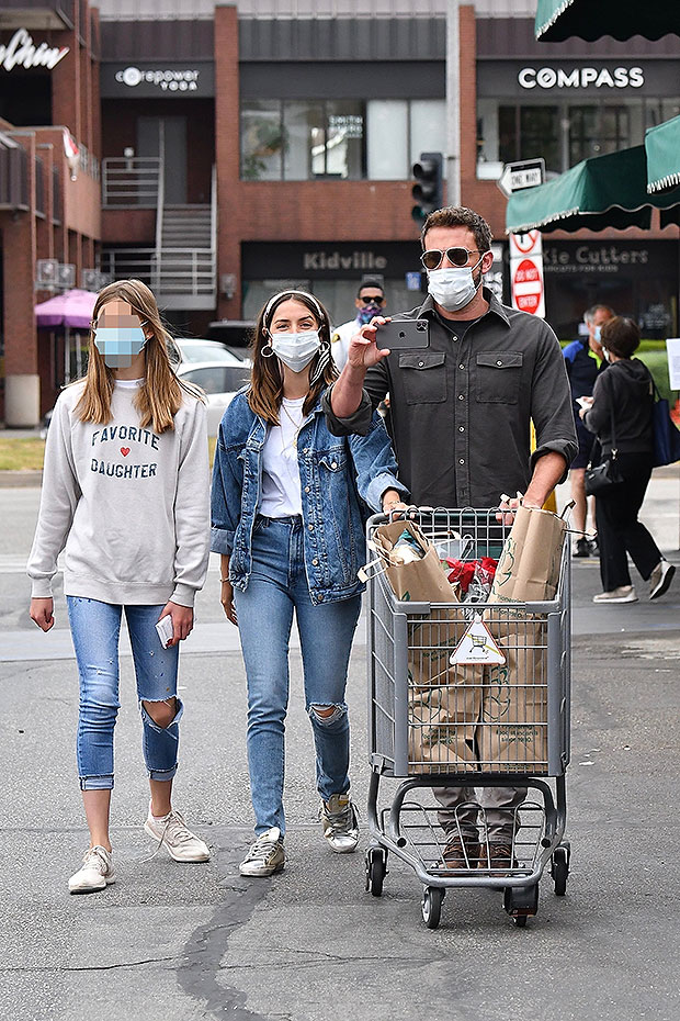 Ben Affleck & Ana De Armas with his daughter Violet 