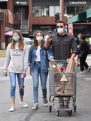 Ben Affleck & Ana De Armas with his daughter Violet