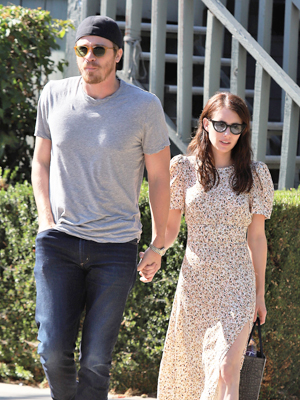 Emma Roberts Garrett Hedlund