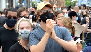 joe kerry, maika monroe