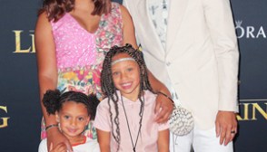 Steph & Ayesha Curry & daughters
