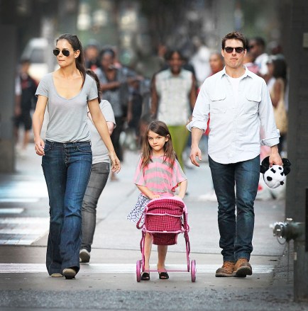 Tom Cruise and Katie Holmes take Suri for a family stroll in Pittsburgh, PA.
The superstar couple decided to walk back to their hotel after grabbing some lunch and a Starbucks at nearby Shadyside, Pennsylvania. Suri sometime got a little scared at the Zombies walking around due to Zombiefest 2011 which was in town

Pictured: Tom Cruise,Katie Holmes,Suri Cruise,Tom Cruise
Katie Holmes
Suri Cruise
Ref: SPL323785 081011 NON-EXCLUSIVE
Picture by: SplashNews.com

Splash News and Pictures
USA: +1 310-525-5808
London: +44 (0)20 8126 1009
Berlin: +49 175 3764 166
photodesk@splashnews.com

World Rights