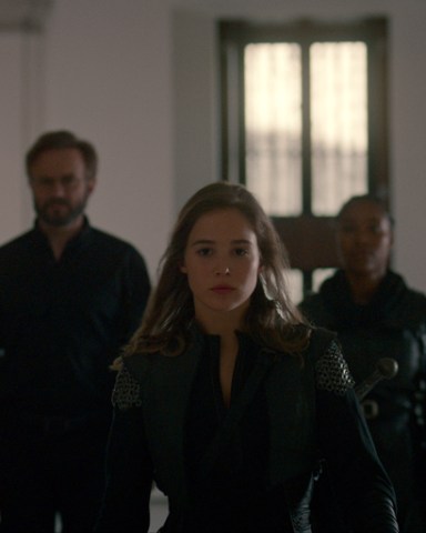 WARRIOR NUN (L to R) KRISTINA TONTERI-YOUNG as SISTER BEATRICE, TRISTÁN ULLOA as FATHER VINCENT, ALBA BAPTISTA as AVA, TOYA TURNER as SHOTGUN MARY, OLIVIA DELCÁN as SISTER CAMILA in EPISODE 9 of WARRIOR NUN. Cr. Courtesy of Netflix/NETFLIX © 2020