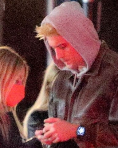 West Hollywood, CA  - *EXCLUSIVE*  - Old flames G Eazy and Ashley Benson continue to spark reconciliation rumors as they are seen getting cozy after enjoy another night together in West Hollywood.Pictured: G Eazy, Ashley BensonBACKGRID USA 8 JANUARY 2022 BYLINE MUST READ: BACKGRIDUSA: +1 310 798 9111 / usasales@backgrid.comUK: +44 208 344 2007 / uksales@backgrid.com*UK Clients - Pictures Containing ChildrenPlease Pixelate Face Prior To Publication*