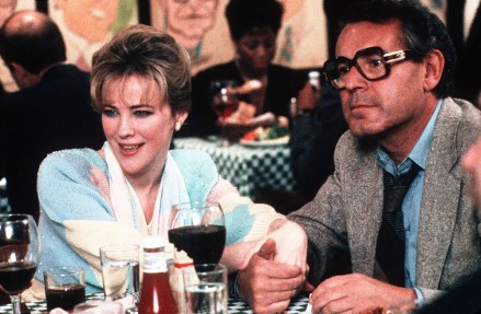 Editorial use only. No book cover usage.
Mandatory Credit: Photo by Paramount/Kobal/Shutterstock (5879791j)
Catherine O'Hara, Milos Forman
Heartburn - 1986
Director: Mike Nichols
Paramount
USA
Scene Still
La Brûlure