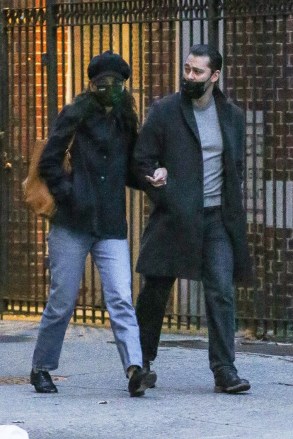 New York, NY  - *EXCLUSIVE*  - Katie Holmes and boyfriend Emilio Vitolo Jr. seen buying some flowers on their way home this early evening.

Pictured: Katie Holmes, Emilio Vitolo Jr.

BACKGRID USA 25 NOVEMBER 2020 

BYLINE MUST READ: Ulices Ramales / BACKGRID

USA: +1 310 798 9111 / usasales@backgrid.com

UK: +44 208 344 2007 / uksales@backgrid.com

*UK Clients - Pictures Containing Children
Please Pixelate Face Prior To Publication*