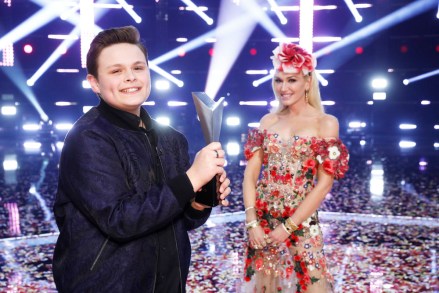 THE VOICE -- "Live Finale Results" Episode 1914B -- Pictured: (l-r) Carter Ruben, Gwen Stefani -- (Photo by: Trae Patton/NBC)