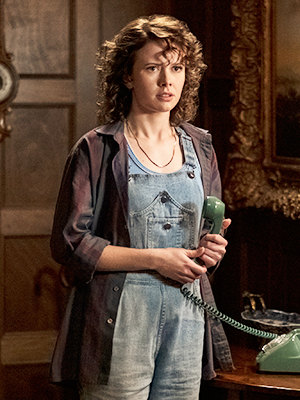 Amelia Eve