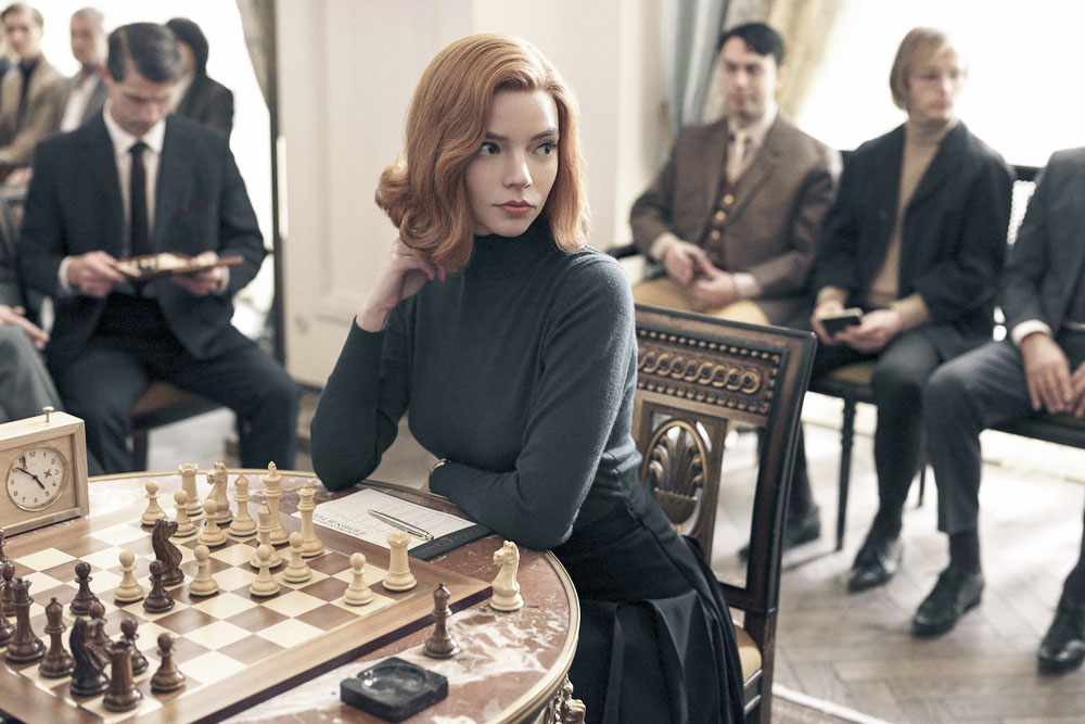 THE QUEEN'S GAMBIT (L to R) ANYA TAYLOR as BETH HARMON in THE QUEEN'S GAMBIT. Cr. CHARLIE GRAY/NETFLIX © 2020