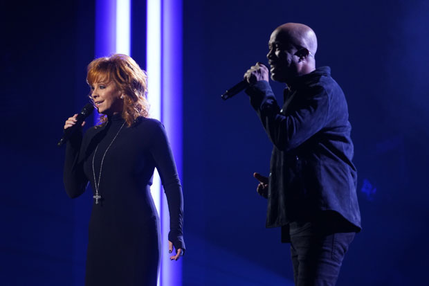 reba mcentire country music awards 2020