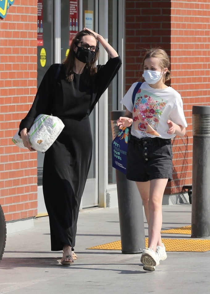 Angelina Jolie & Vivienne walking