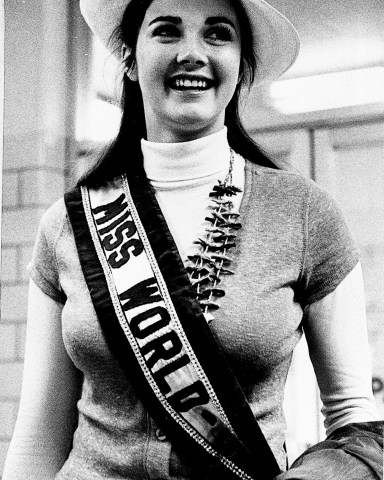 Lynda Carter, 22, arrives at Binghamton, N.Y. for the Miss World USA Contest on Sept. 19, 1973.  She was the winner in 1972.  (AP Photo/Leo Fahey)