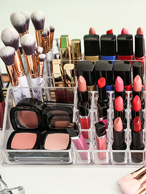 makeup organizer
