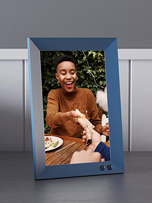 digital picture frame