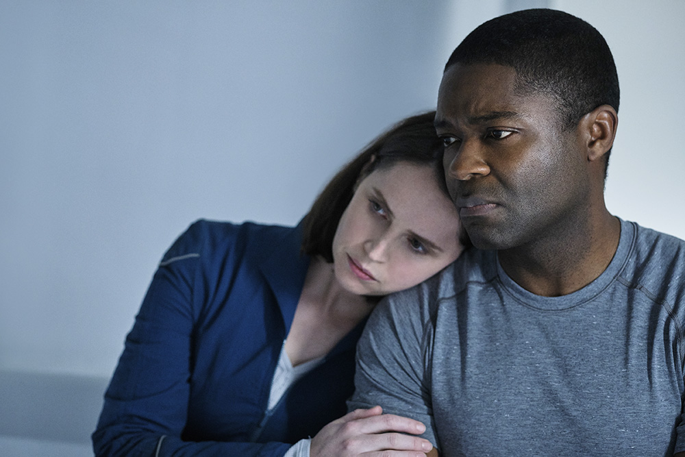 THE MIDNIGHT SKY (2020)
Felicity Jones as Sully and David Oyelowo as Commander Tom Adewole. Cr. Philippe Antonello/NETFLIX ©2020