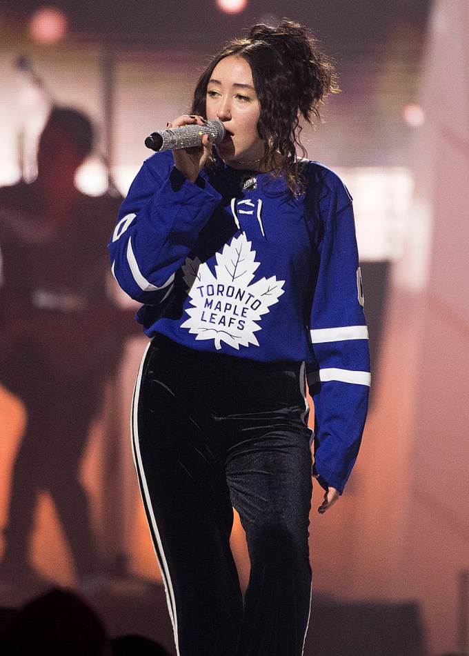 Noah Cyrus On Stage At The 2017 iHeartRadio Jingle Ball North