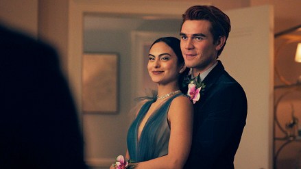 Camila Mendes KJ Apa