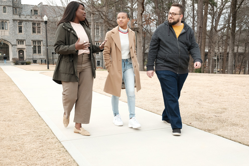 SHE'S THE BOSS -- Episode 101 -- Pictured: (l-r) -- (Photo by: Annette Brown/USA Network)