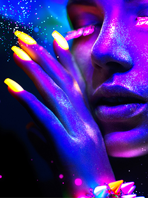 glow in the dark nails