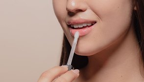 6 Of The Best Lip Oils