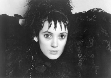 BEETLEJUICE, Winona Ryder,  1988. ©Warner Brothers / Courtesy: Everett Collection.