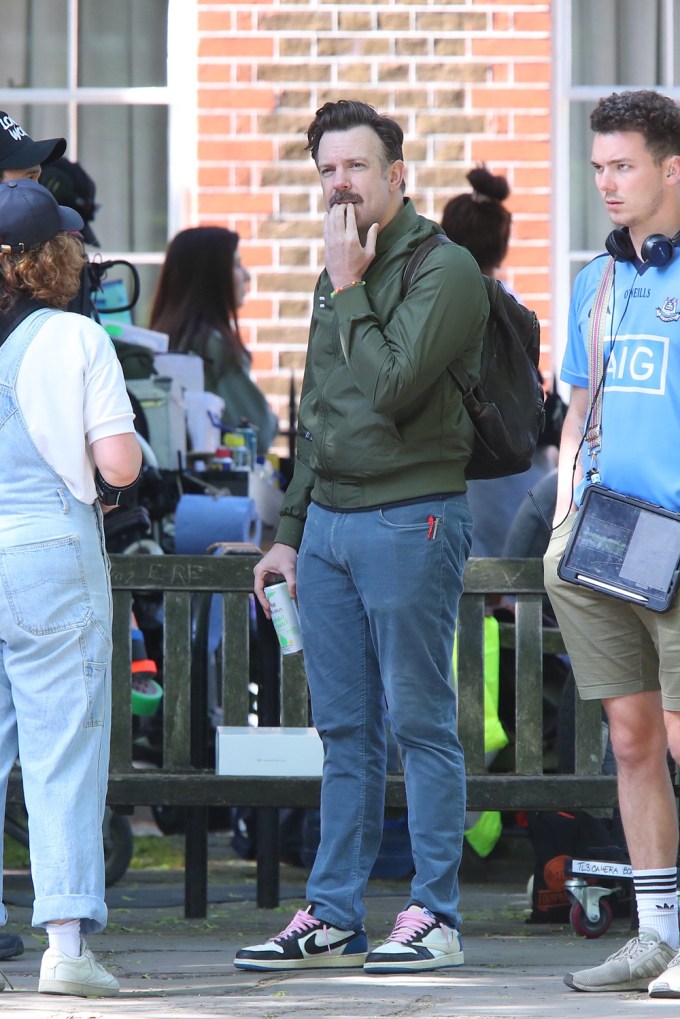 Jason Sudeikis On Set For ‘Ted Lasso’