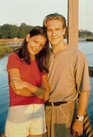 Editorial use only. No book cover usage.
Mandatory Credit: Photo by Moviestore/Shutterstock (1567011a)
Dawson's Creek ,  Katie Holmes,  James Van Der Beek
Film and Television