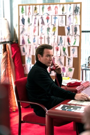 HALSTON (L to R) EWAN MCGREGOR as HALSTON in episode 105 of HALSTON. Cr. ATSUSHI NISHIJIMA/NETFLIX © 2021